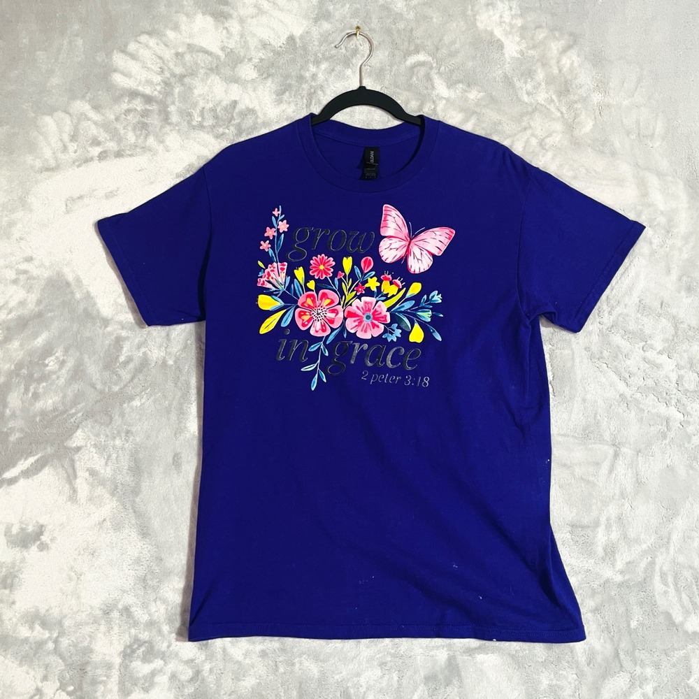 Gildan Grow In Grace Floral 2 Peter 3:18 Graphic Tee Unisex Medium Blue